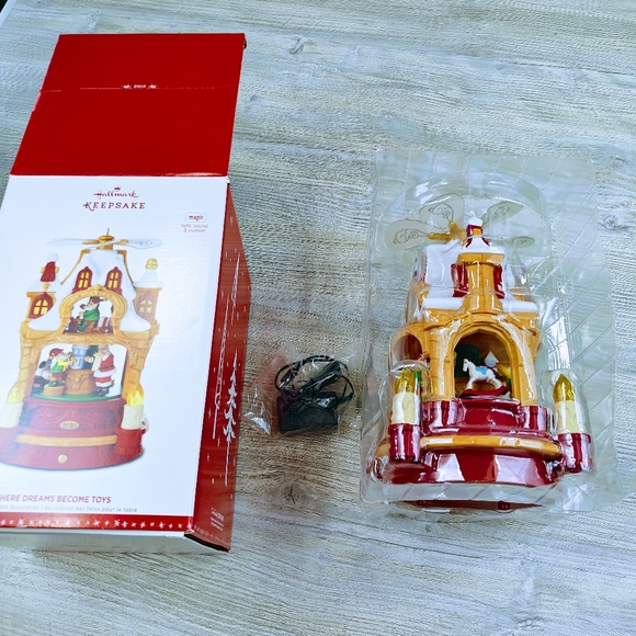 Hallmark "Where Dreams Become Toys" Tabletop 2016, Motion, Light, Sound Santa - Picture 8 of 14